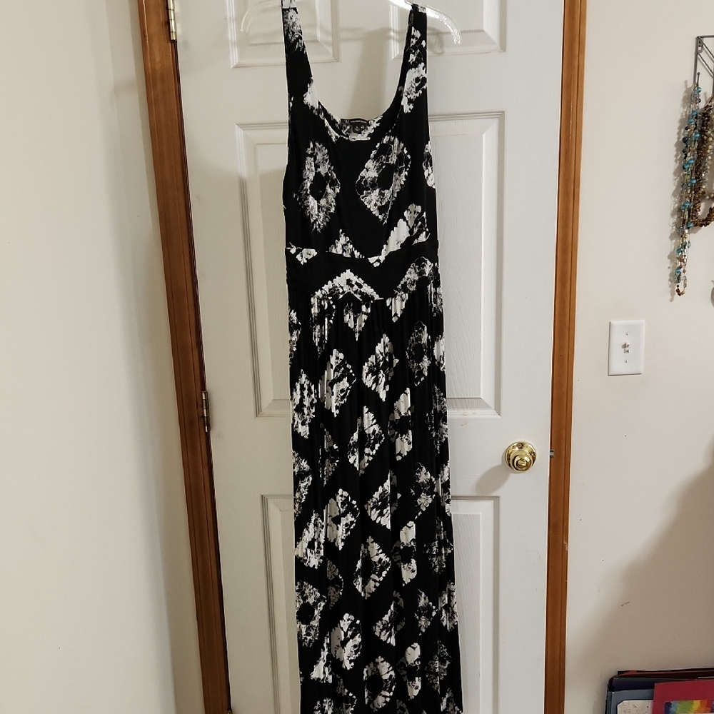 INC International Concepts Black and White Sleeveless Sundress